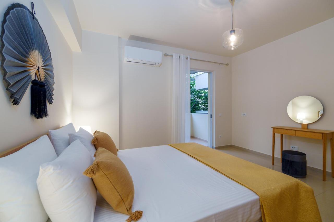 Oikies Luxury Apartments With Private Free Parking Area Ájosz Nikólaosz Kültér fotó